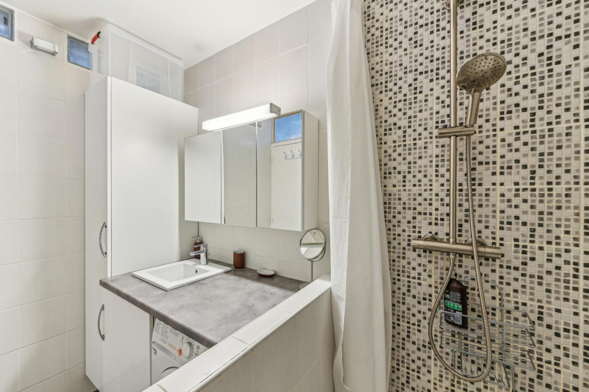 Chic And Comfortable Apart With Balcony Levallois-Perret Buitenkant foto