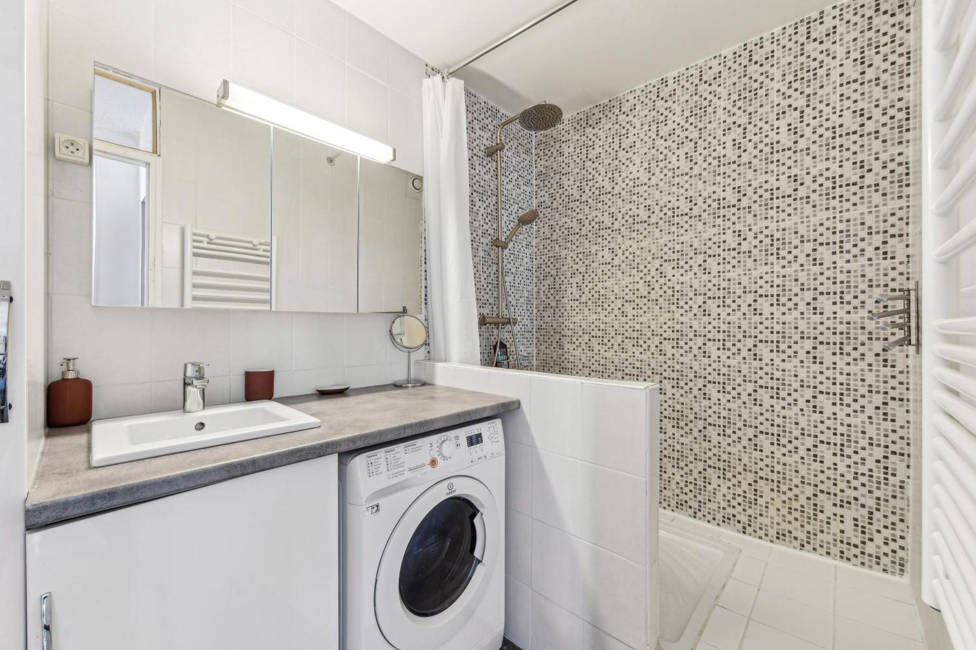 Chic And Comfortable Apart With Balcony Levallois-Perret Buitenkant foto