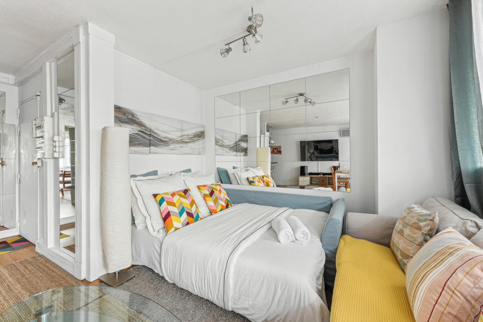 Chic And Comfortable Apart With Balcony Levallois-Perret Buitenkant foto